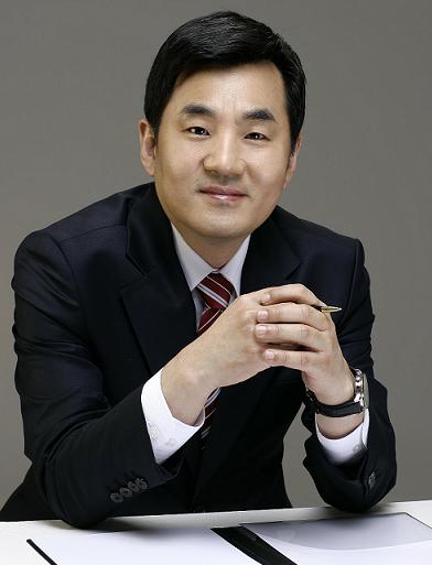 윤경은 현대증권 사장 "투자은행과 인터넷 은행으로 특화 할 것"