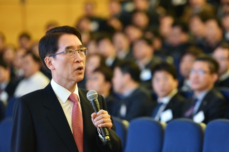 신창재 교보회장 “상품·채널 경쟁력에 초점”