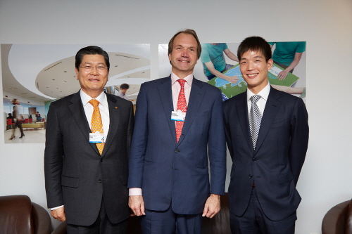 차남규 한화생명 사장, 다보스서 성장 해법 모색