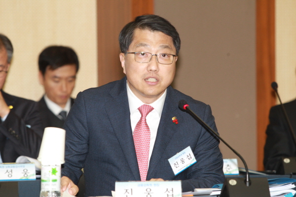 △ 진웅섭 금융감독원장