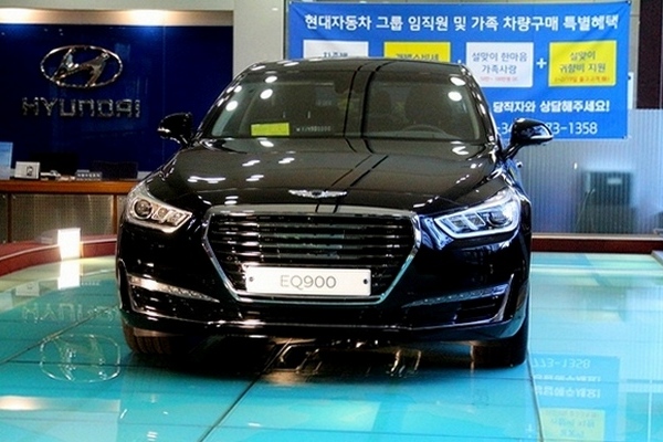 현대차 고급브랜드의 첫 모델인 제네시스 EQ900이 G90으로 하반기 미국 시장에 진출한다. 정수남 기자