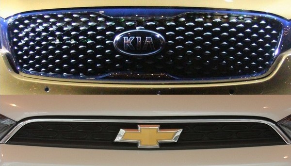 방화 ‘좋아해줘’에서는 기아차와 쉐보레의 엠블럼이 수초간 노출된다. 정수남 기자