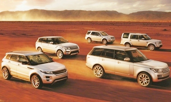 방화 ‘남과 여’에서 남자 주인공 기홍이 타는 랜드로버 디스커버리(맨위 오른쪽) 등 랜드로버의 SUV. 랜드로버코리아 제공