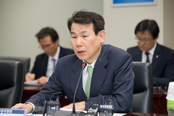 △정은보 금융위원회 부위원장이 10일 오전 서울 중구 금융위원회에서 열린 '北'사이버 테러 대비 회의에 참석, 모두발언을 하고 있다./사진제공=금융위원회