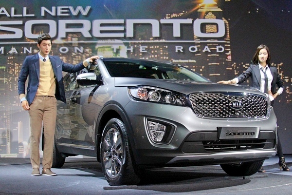 널 기다리며에서 대영의 차로 등장하는 쏘렌토. 사진은 2014년 중반 신형 쏘렌토 출시 행사 장면. 정수남 기자
