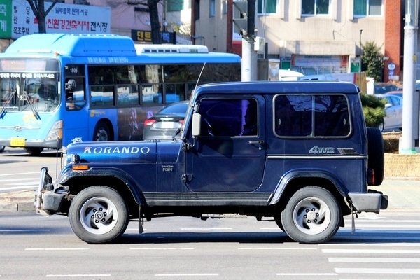 쌍용차의 2세대 코란도는 방화 ‘히야’에 자주 등장한다. 사진은 1세대 코란도. 정수남 기자