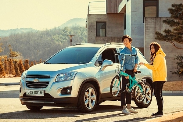 영화배우 강하늘 씨가 쉐보레 트랙스의 홍보를 맡는다. 한국GM 제공