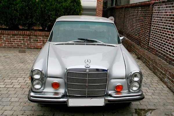 벤츠의 클래식 차량. 정수남 기자