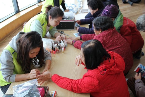 △말벗서비스 행사 사진/사진제공=NH농협은행