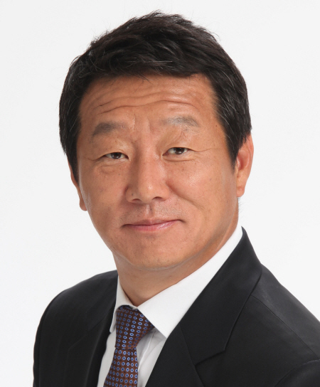 △ 최윤 아프로서비스그룹 회장 및 OK저축은행 대표이사