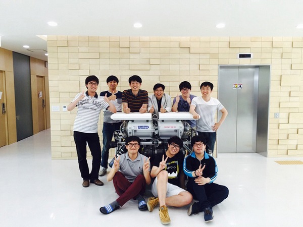 수중드론을 이용해 3D 해저지형도를 제작한 포스텍 유선철 교수팀./제공=포스코