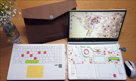 종이로 만든 ‘LG 그램15’…동영상 화제