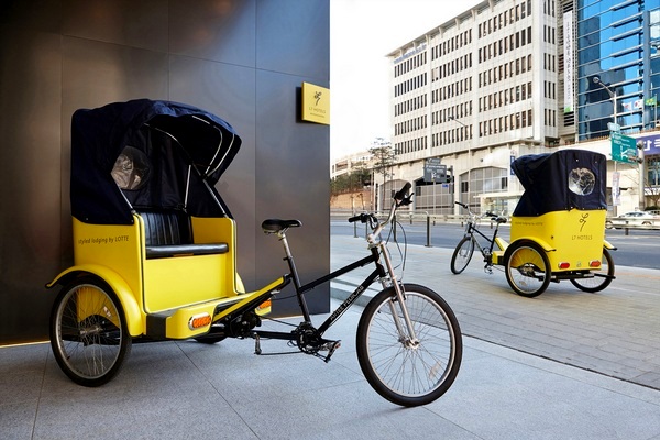 롯데호텔의 호텔 L7명동이 인력거를 타고 서울 도심을 달릴 수 있는 ‘인조이 아띠’ 묶음 상품을 6월 30일까지 한시적으로 선보인다.