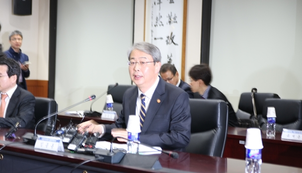 △ 임종룡 금융위원장이 26일 제3차 정부 구조조정 협의체에서 모두발언을 하고 있다. / 사진=한국금융신문