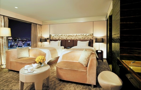 롯데호텔서울의 디럭스 객실.