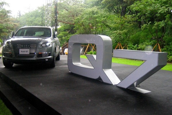 앤소니 루소, 조 루소 형제 감독의 ‘캡틴 아메리카 시빌 워’에서는 아우디 Q시리즈 등 아우디 차량이 대거 등장한다. 사진은 2000년대 중반 국내 선보인 아우디 고급 SUV Q7. 정수남 기자