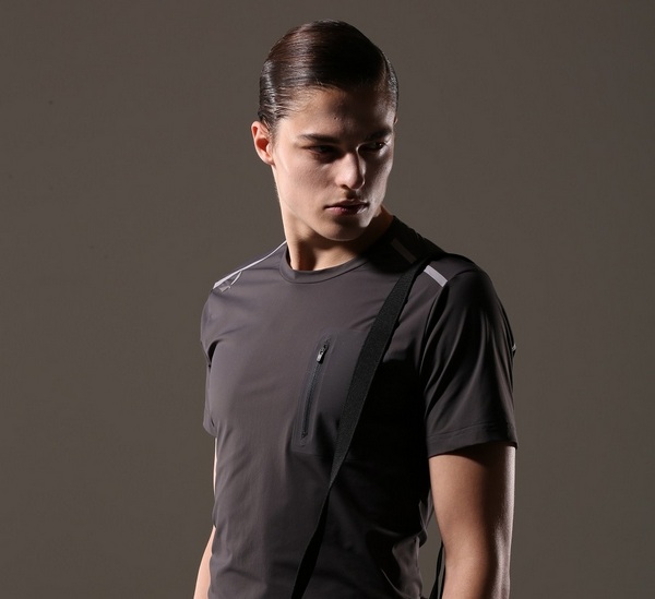 살레와가 최근 선보인 파네스울 티셔츠.