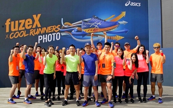 아식스가 퓨젝스 러닝화에 대한 포토 이벤트를 진행했다.