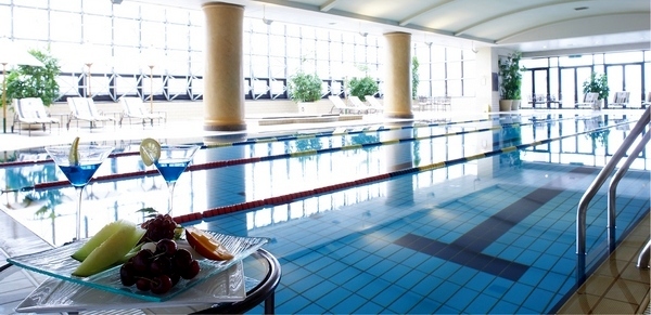 리츠칼튼 서울 수영장.