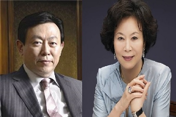 (좌측부터) △신동빈 롯데그룹 회장 △신영자 롯데장학재단 이사장