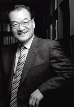 윤영달 크라운-해태제과 회장.