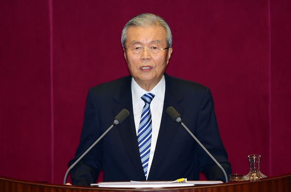 △김종인 더불어민주당 비대위 대표가 21일 국회 본회의장에서 교섭단체 대표 연설을 하고 있다./사진제공=더불어민주당