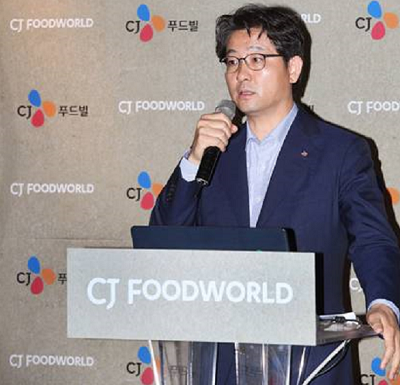 CJ푸드월드 코엑스몰점에서 열린 기자간담회에서 정문목 CJ푸드빌 대표이사가 국내외 사업 현황 및 전략을 발표하고 있다.