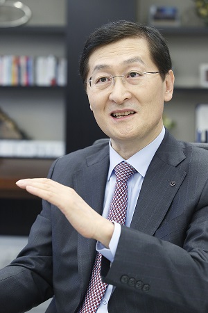 △위성호 신한카드 사장./사진제공=신한카드