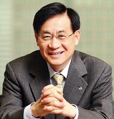 홍기택 전 산업은행 회장 중앙대 교수 사직