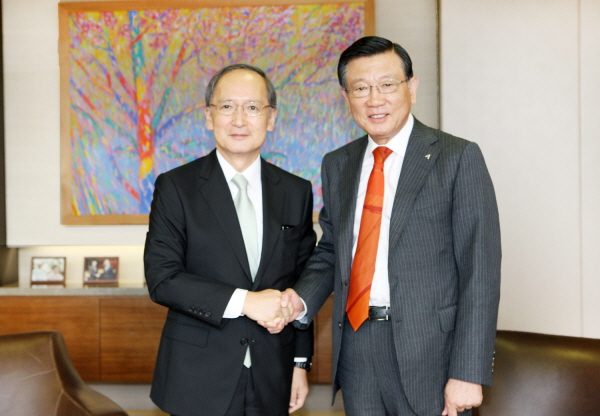 박삼구 회장, 신임 주한 일본대사 환담