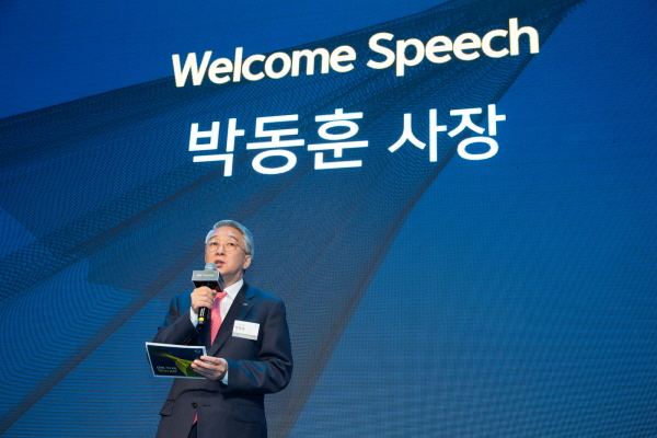 박동훈 르노삼성자동차 사장이 31일 열린 'QM6 테크데이'서 발표하고 있다.