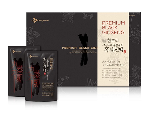 CJ제일제당의 대표 건강 브랜드 한뿌리가 흑삼 제품을 주력으로 한‘흑삼 마케팅’을 통해 추석 선물세트 시장 공략에 나선다.