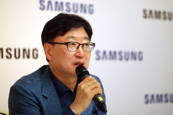 삼성전자 윤부근 대표이사 사장은 1일(현지시간) 독일 베를린에서 열린 IFA 2016에서 기자간담회를 열었다. 사진제공 삼성전자