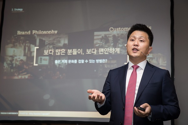 석재원 엠즈씨드 대표이사가 8일 기자 간담회를 열고 폴바셋이 새로 출시한 ‘바리스타 캡슐’을 설명하고 있다. 매일유업 제공
