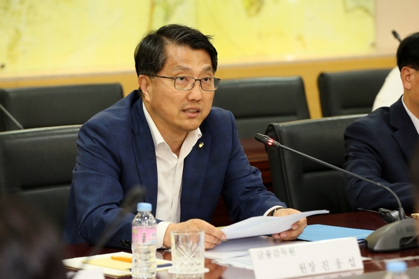 진웅섭 금융감독원장