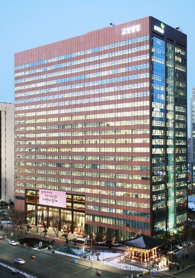 △서울 광화문 교보생명 본사.