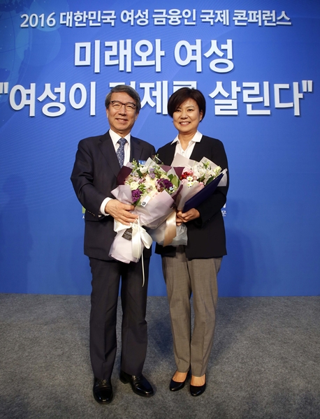 △정운찬 전 국무총리, 임미선 HSBC코리아 부대표 겸 최고운영책임자/사진제공=HSBC코리아