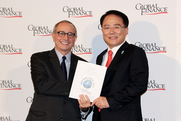 KEB하나은행, '2016 대한민국 최우수 은행상' 수상