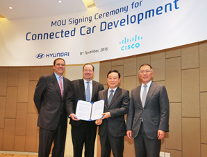 ▲ 지난 9일 중국 구이저우성 빅데이터센터 구축 제휴식에 참가한 정의선 현대자동차그룹 부회장(사진 맨 오른쪽).