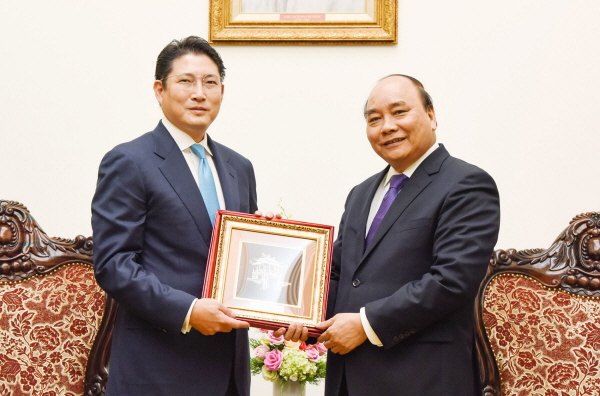 조현준, 베트남 총리 만나 사업확대 논의