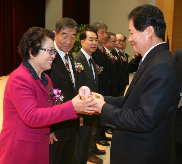 부천농협 상호금융 1조원 달성탑 수상
