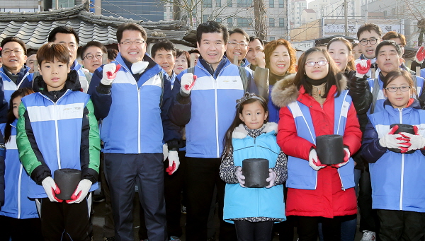한국GM, 연탄 나눔 봉사활동 실시