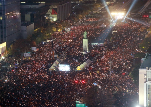 교수신문 올해의 사자성어 ‘군주민수(君舟民水)’