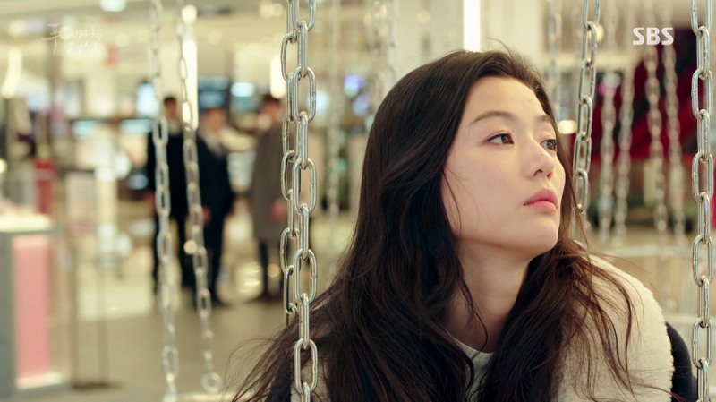 푸른 바다의 전설 11화 장면. 신세계디에프 제공