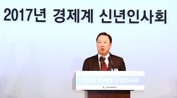 4일 오후 코엑스에서 경제계 신년인사회가 열린 가운데 박용만 대한상의 회장이 인사말을 하고 있다.