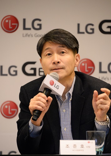 LG전자 MC사업본부장 조준호 사장은 26일(현지시각) 스페인 바로셀로나에 위치한 멜리아 바르셀로나 사리아 호텔(Melia Barcelona Sarria Hotel)에서 기자간담회를 열고 올해 사업전략을 발표했다.
