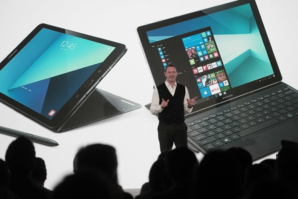 삼성전자, 갤럭시탭S3·갤럭시북 공개