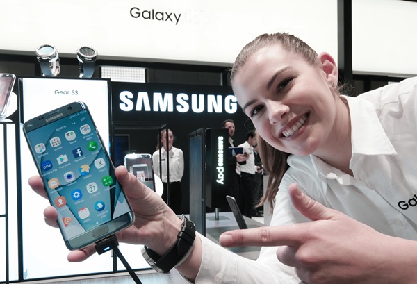 갤럭시S7엣지, MWC서 최고 스마트폰 선정