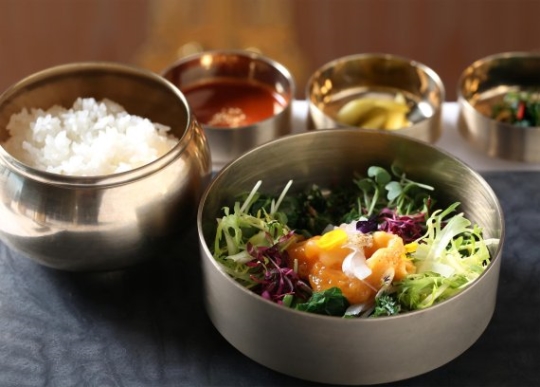 한식당 무궁화 봄나물 멍게비빔밥