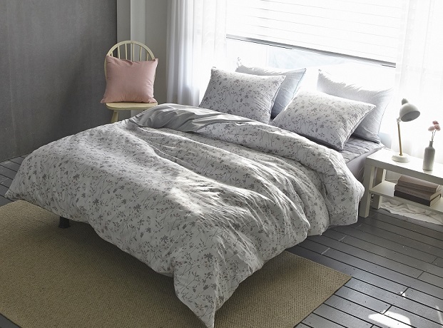 ▲ 미세먼지에 황사 걱정이 커지는 봄을 앞두고 한샘이 알러지 유발물질 차단 기능이 뛰어난 새 침구세트를 내놨다. (사진=한샘)